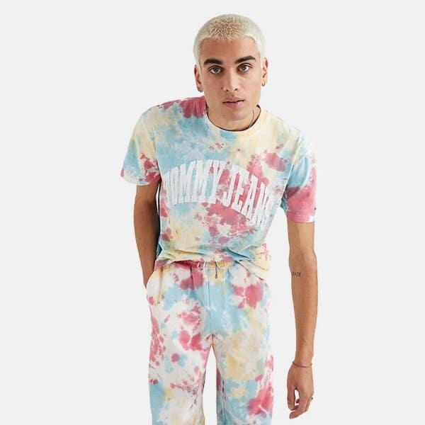 tommy-jeans-tjm-aop-tie-dye-tee (4) Ανδρική Μπλούζα Tommy Jeans Tie Dye DM12796 Πολύχρωμο - Image 1