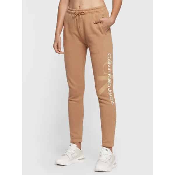 calvin-klein-jeans-panteloni-phormas-j20j219743-kaphe-regular-fit ΠΑΝΤΕΛΟΝΙ ΓΥΝΑΙΚΕΙΟ CALVIN KLEIN GRADIENT MONOLOGO PANTS J20J219743-GV7 - Image 1