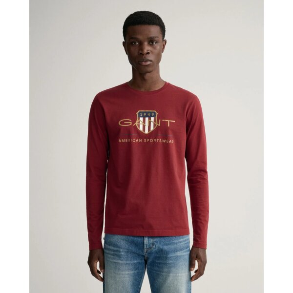 202203-2004028-604-model-fv-1 Ανδρική Μπλούζα GANT 2004028 ARCHIVE SHIELD LS Κόκκινο - Image 1