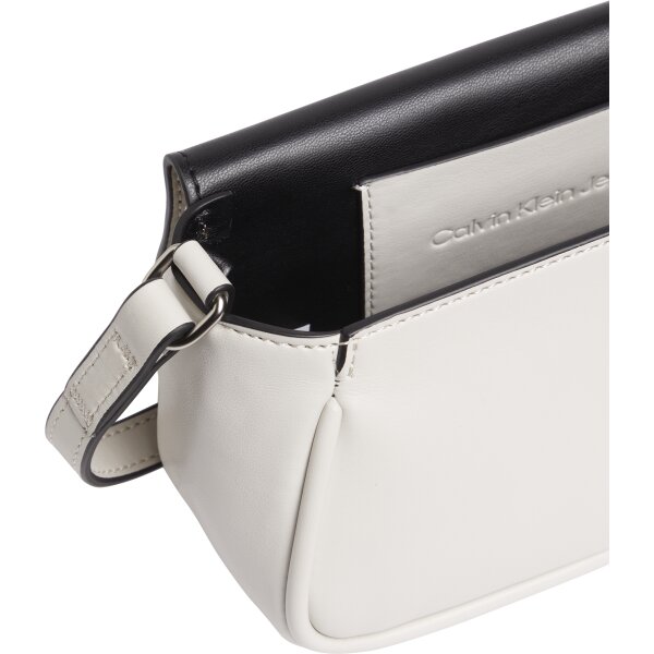 Γυναικεία Τσάντα SLEEK FLAP BAG Calvin Klein  ΜΠΕΖ K60K610062-0F4 - Image 3