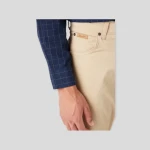 Ανδρικό Παντελόνι Wrangler Texas Slim W12SEA38V Μπέζ - Image 2