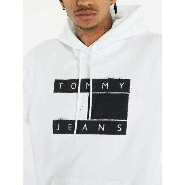tommy-jeans-reg-flag-spray-hoodie-237055_3 Ανδρική Φούτερ TOMMY JEANS DM0DM17911 REG FLAG SPRAY Λευκό - Image 1