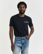 Ανδρική Μπλούζα GANT PRINTED GRAPHIC SS 2044017 Μαύρο - Image 2