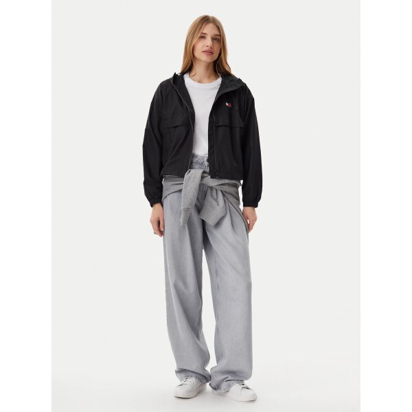 tommy-jeans-antianemiko-essential-dw0dw20672-mauro-relaxed-fit-0000304642227 (1) ΓΥΝΑΙΚΕΙΟ ΜΠΟΥΦΑΝ TJW ESSENTIAL WINDBREAKER EXT TOMMY JEANS DW0DW20672-BDS - Image 1