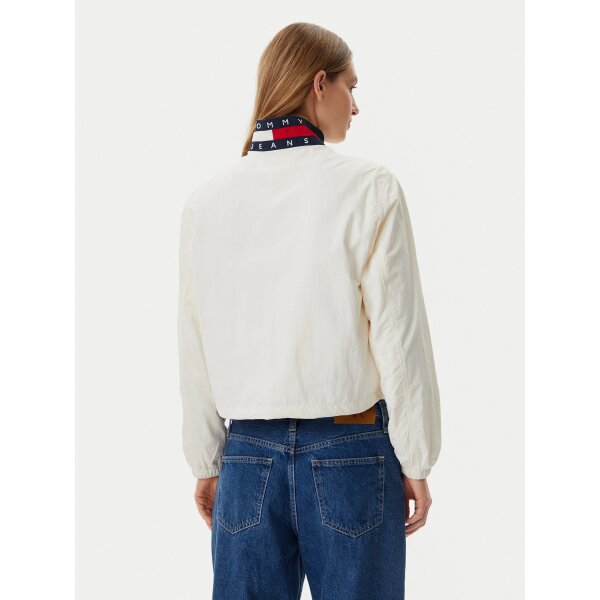 tommy-jeans-mpouphan-metabatiko-essential-dw0dw20439-ekrou-regular-fit-0000304642869 (2) ΓΥΝΑΙΚΕΙΟ ΜΠΟΥΦΑΝ  TJW ESSENTIAL JACKET EXT TOMMY JEANS DW0DW20439-YBH - Image 3