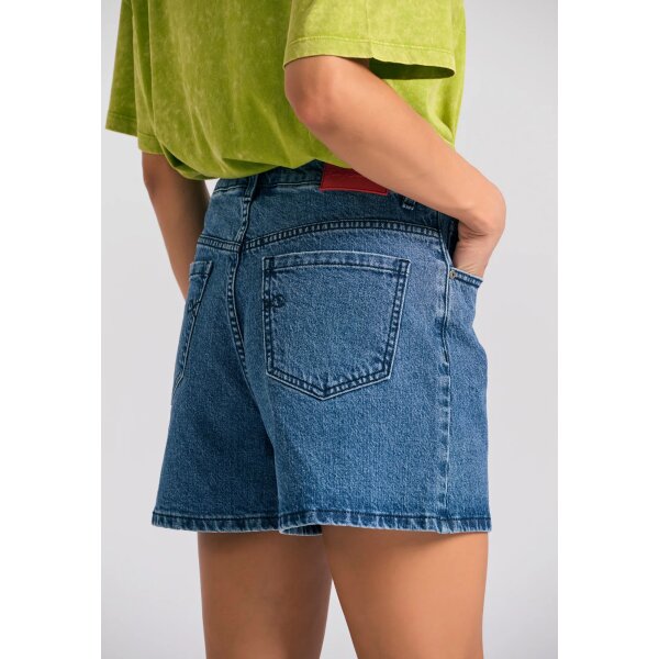 Γυναικείο τζιν σορτς με ελαφρύ ξεθώριασμα FUNKY BUDDHA FBL011-163-03 ΜΠΛΕ - Image 3