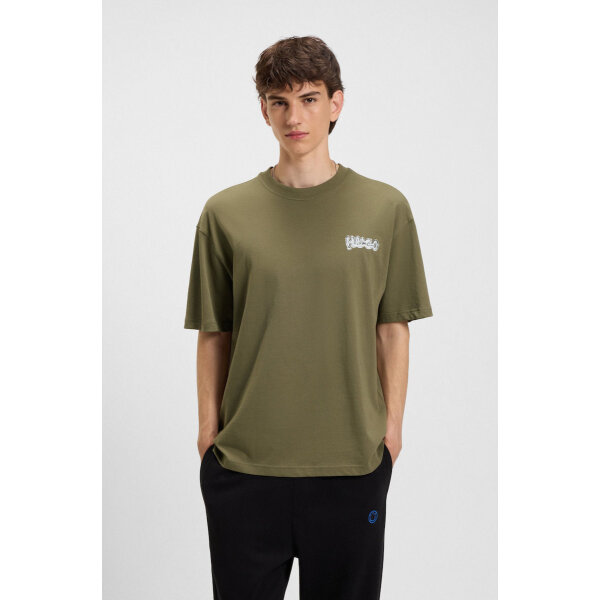 20250915121307_hugo_mplouza_chaki_50549769_345 Ανδρική μπλούζα All-gender cotton-jersey with logo prints HUGO BLUE  50549769 Χακί - Image 1