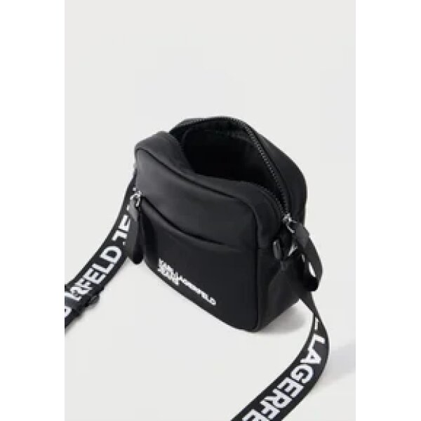 ΑΝΔΡΙΚΗ ΤΣΑΝΤΑ ΜΑΥΡΟ KARL LAGERFELD JEANS B2M30152-999 - Image 4